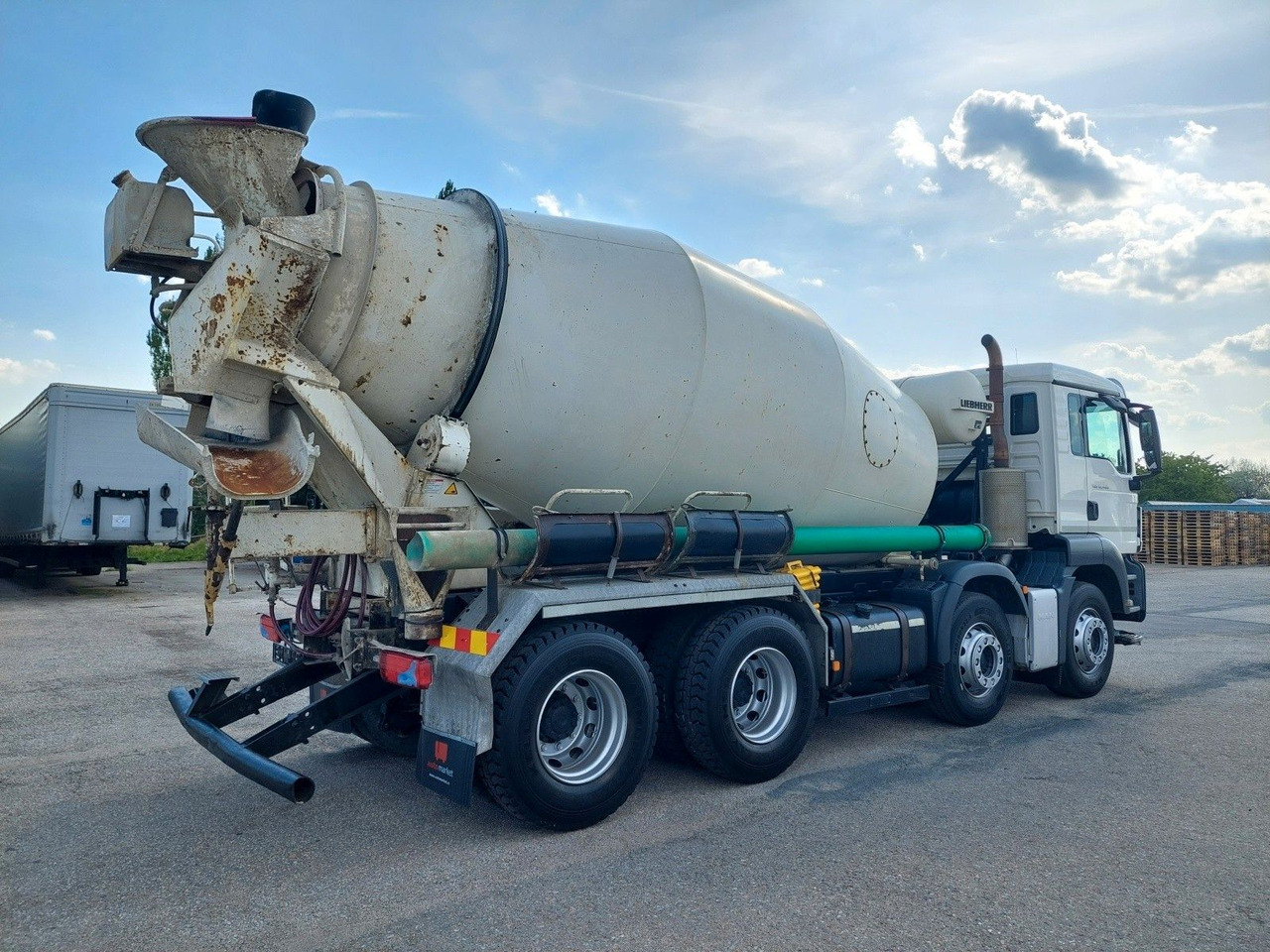 MAN TGS 32.400 8X4 BB Liebherr 9 m³ - Concrete mixer truck: picture 4 MAN TGS 32.400 8X4 BB Liebherr 9 m³ - Concrete mixer truck: picture 4