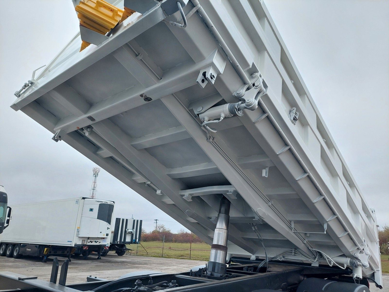 MAN TGS 33.480 6x6 BB Bordmatik - Tipper: picture 5 MAN TGS 33.480 6x6 BB Bordmatik - Tipper: picture 5