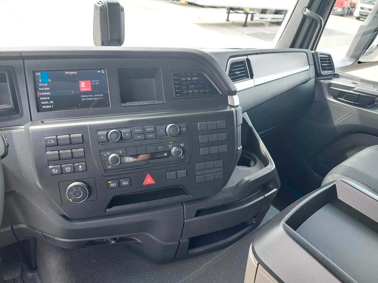 Leasing of MAN TGS 41.520 8X6 BB CH MAN TGS 41.520 8X6 BB CH: picture 19 Leasing of MAN TGS 41.520 8X6 BB CH MAN TGS 41.520 8X6 BB CH: picture 19