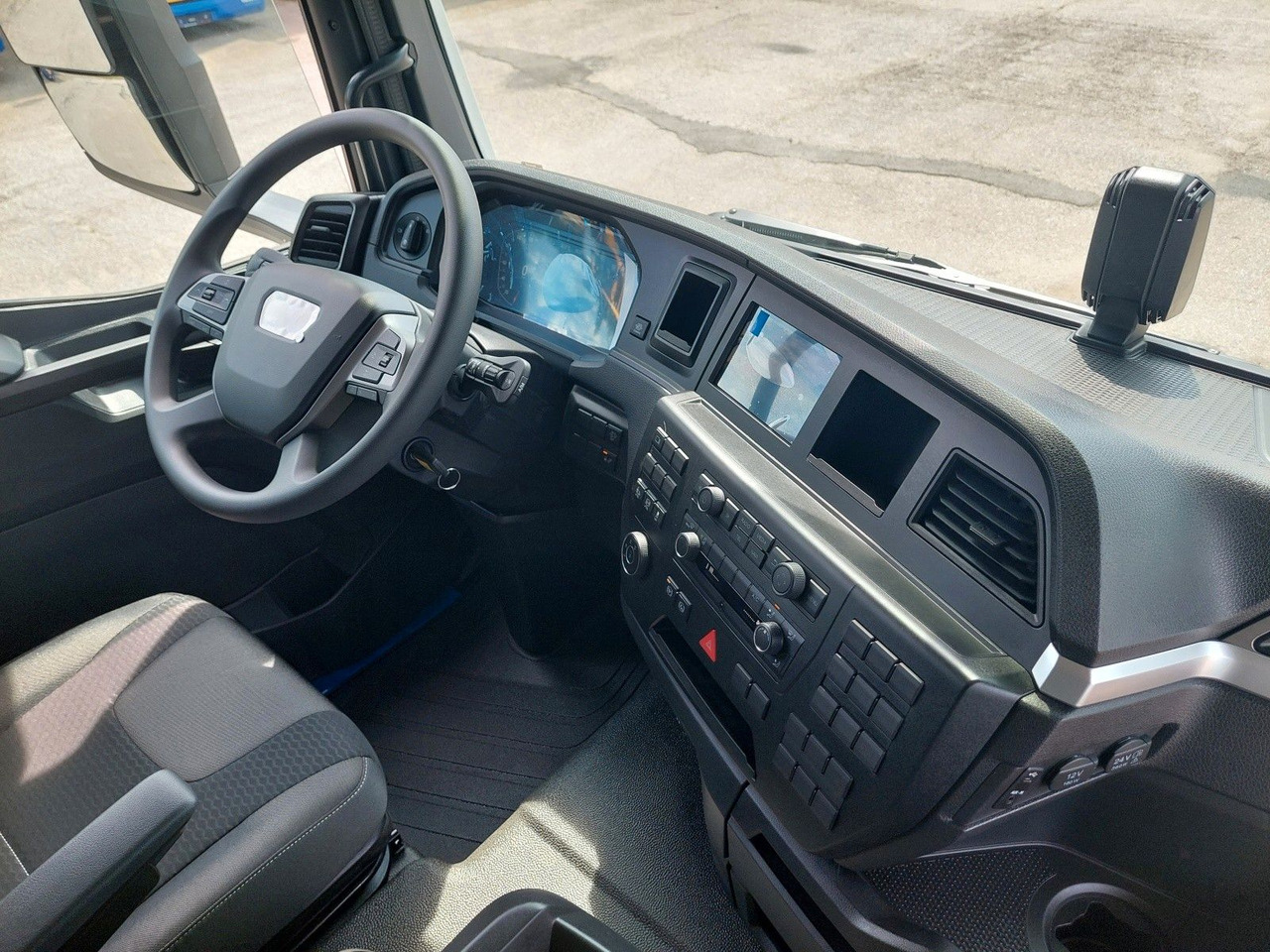 Leasing of MAN TGS 41.520 8X6 BB CH MAN TGS 41.520 8X6 BB CH: picture 17 Leasing of MAN TGS 41.520 8X6 BB CH MAN TGS 41.520 8X6 BB CH: picture 17