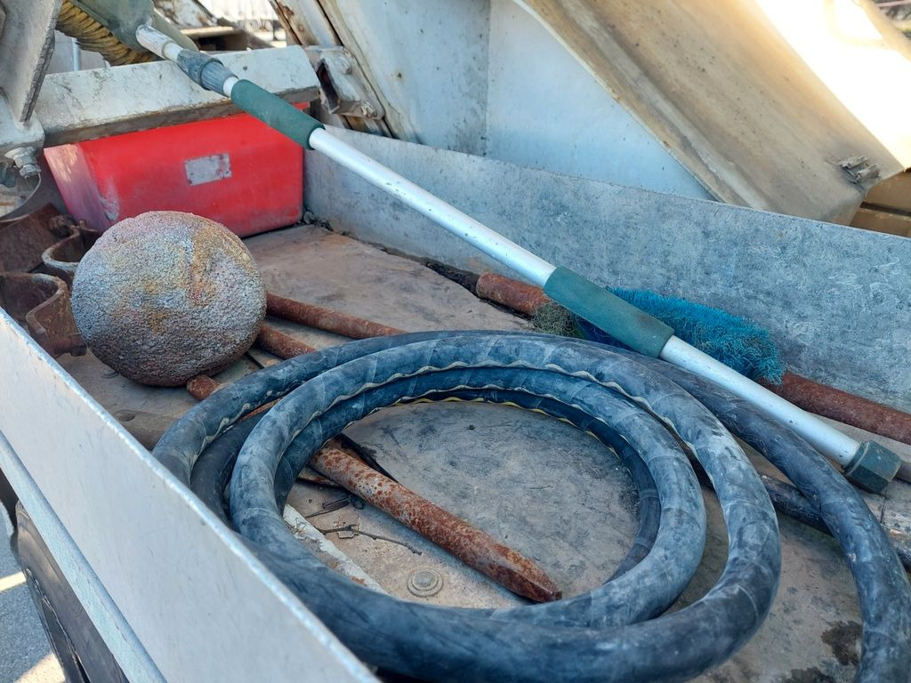 Mixer pump truck Mercedes-Benz Actros 4141 BB Putzmeister M24-3 Mercedes-Benz Actros 4141 BB Putzmeister M24-3: picture 20 Mixer pump truck Mercedes-Benz Actros 4141 BB Putzmeister M24-3 Mercedes-Benz Actros 4141 BB Putzmeister M24-3: picture 20