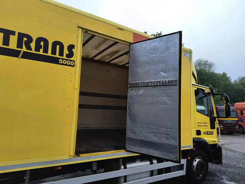 Interior photo 2: Box truck Iveco EuroCargo 120 E22 EEV SIDE PORT + D'HOLLANDIA LIFT 2000 KG Interior photo 2: Box truck Iveco EuroCargo 120 E22 EEV SIDE PORT + D'HOLLANDIA LIFT 2000 KG