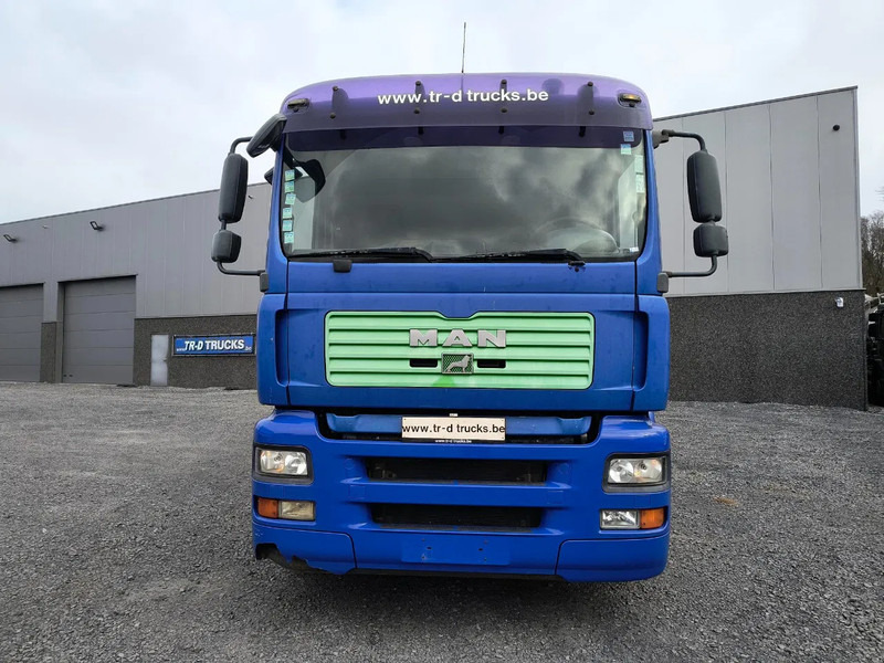 MAN TGA 26.360 INSULATED INOX TANK - 2 COMP - AIRCO - LIFT/STEERING AXLE - Tank truck: picture 2 MAN TGA 26.360 INSULATED INOX TANK - 2 COMP - AIRCO - LIFT/STEERING AXLE - Tank truck: picture 2
