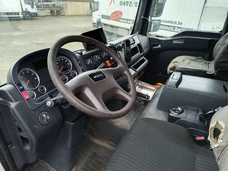 Interior photo 1: Tank truck for transportation of fuel MAN TGM 26.340 19000L FUEL/CARBURANT - 4 COMP