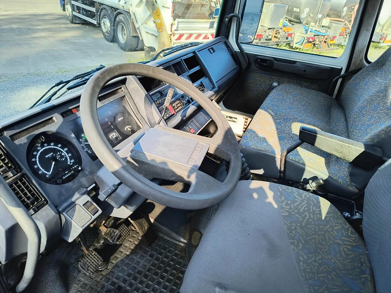 Tank truck for transportation of milk Renault Midliner S135 - ONLY 54 400KM - SMALL TANK 3680L INSULATED INOX: picture 9
