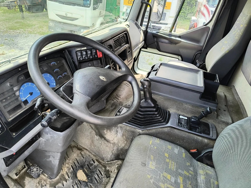 Interior photo 1: Tank truck for transportation of milk Renault Premium 370 11000L INSULATED INOX TANK - INTARDER