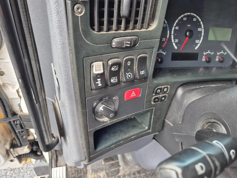 Tank truck for transportation of fuel Scania P270 FUEL / CARBURANT 14000L - 4 COMP: picture 11 Tank truck for transportation of fuel Scania P270 FUEL / CARBURANT 14000L - 4 COMP: picture 11