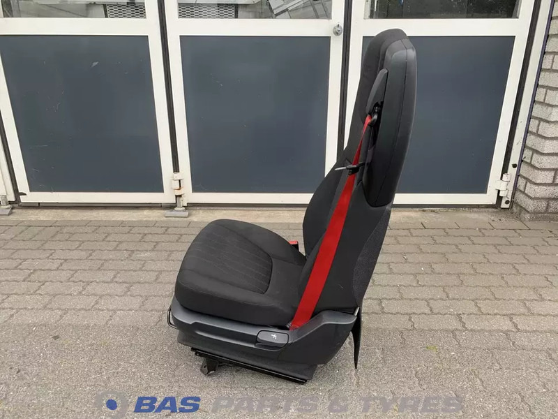DAF CF Euro 6 Bijrijdersstoel DAF 2105730 - Seat for Truck: picture 2 DAF CF Euro 6 Bijrijdersstoel DAF 2105730 - Seat for Truck: picture 2
