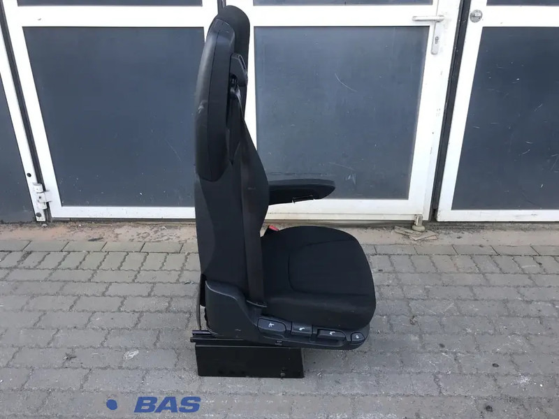DAF XF106 - Seat for Truck: picture 4 DAF XF106 - Seat for Truck: picture 4