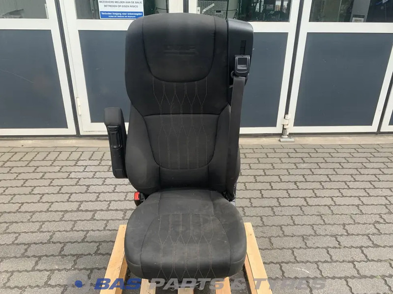 DAF XF106 - Seat for Truck: picture 1 DAF XF106 - Seat for Truck: picture 1