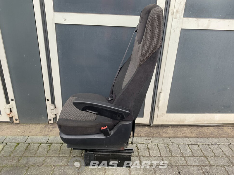 DAF XF106 - Seat for Truck: picture 2 DAF XF106 - Seat for Truck: picture 2