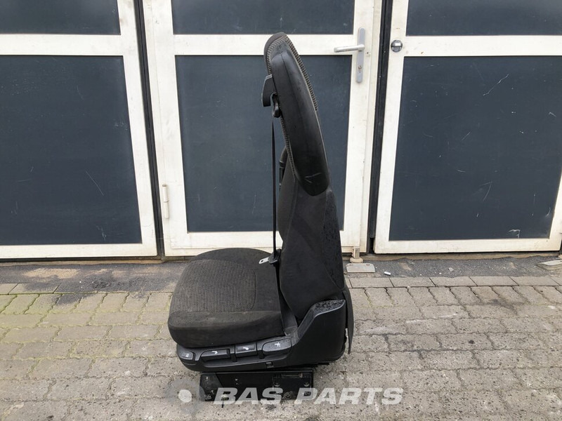 DAF XF106 - Seat for Truck: picture 2 DAF XF106 - Seat for Truck: picture 2