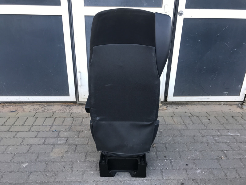 DAF XF106 - Seat for Truck: picture 3 DAF XF106 - Seat for Truck: picture 3