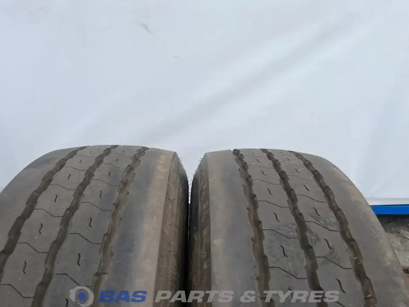 Goodyear Goodyear 245/70R17.5 KMAX T G2 143/146 J M+S 3PMSF gebruikte set - Tire for Truck: picture 2 Goodyear Goodyear 245/70R17.5 KMAX T G2 143/146 J M+S 3PMSF gebruikte set - Tire for Truck: picture 2