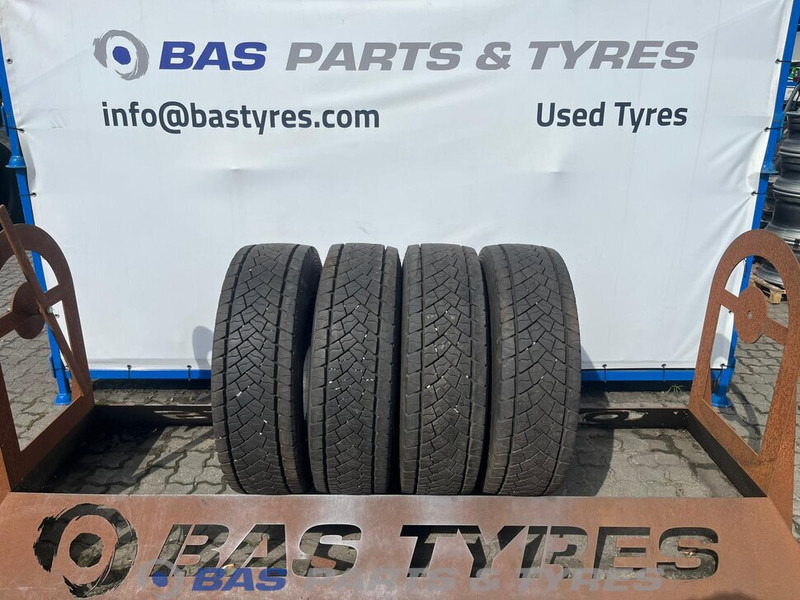 Goodyear Goodyear 285/70R19.5 KMAX D 146/144 M+S 3PMSF gebruikte set - Tire for Truck: picture 1 Goodyear Goodyear 285/70R19.5 KMAX D 146/144 M+S 3PMSF gebruikte set - Tire for Truck: picture 1