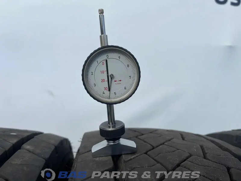 Goodyear Goodyear 285/70R19.5 KMAX D 146/144 M+S 3PMSF gebruikte set - Tire for Truck: picture 3 Goodyear Goodyear 285/70R19.5 KMAX D 146/144 M+S 3PMSF gebruikte set - Tire for Truck: picture 3