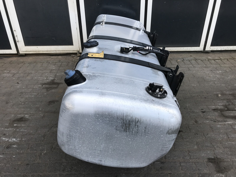 Mercedes-Benz - Fuel tank for Truck: picture 2 Mercedes-Benz - Fuel tank for Truck: picture 2