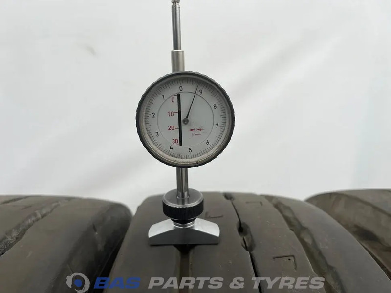 Michelin Michelin 205/65R17.5 X Multi T2 132/130 J M+S 3PMSF gebruikte set - Tire for Truck: picture 3 Michelin Michelin 205/65R17.5 X Multi T2 132/130 J M+S 3PMSF gebruikte set - Tire for Truck: picture 3