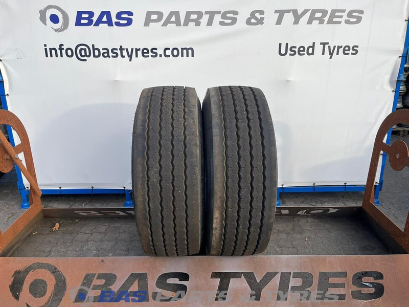 Michelin Michelin 385/65R22.5 XTE3 160 J M+S 3PMSF gebruikte set - Tire for Truck: picture 1 Michelin Michelin 385/65R22.5 XTE3 160 J M+S 3PMSF gebruikte set - Tire for Truck: picture 1