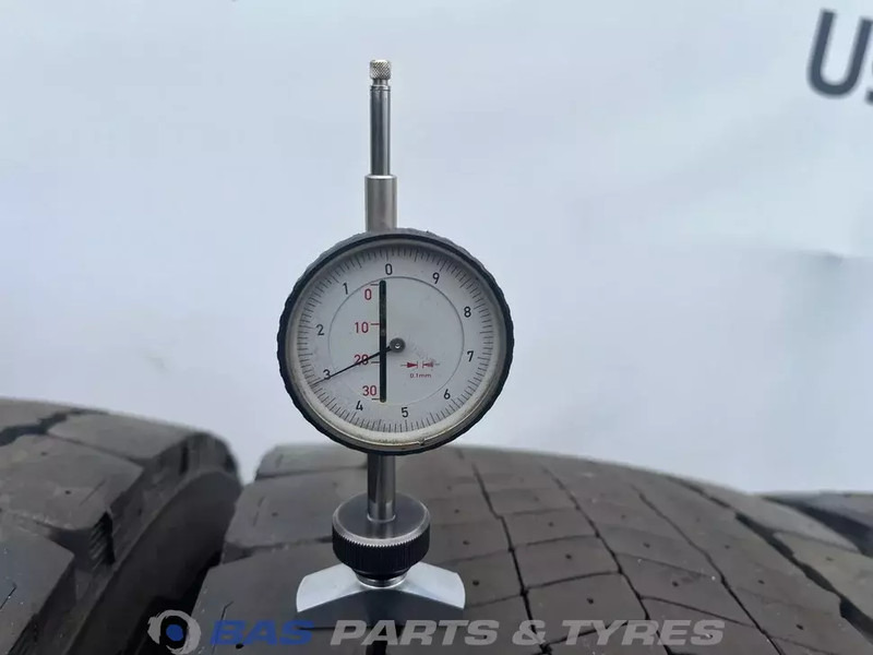 Michelin Remix Michelin Remix 315/70R22.5 X Line Energy D 154/150 M+S 3PMSF gebruikte set - Tire for Truck: picture 3 Michelin Remix Michelin Remix 315/70R22.5 X Line Energy D 154/150 M+S 3PMSF gebruikte set - Tire for Truck: picture 3