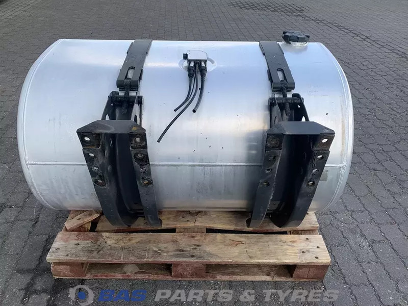 Renault Brandstoftank Renault 490 Liter G0000182 - Fuel tank for Truck: picture 3 Renault Brandstoftank Renault 490 Liter G0000182 - Fuel tank for Truck: picture 3