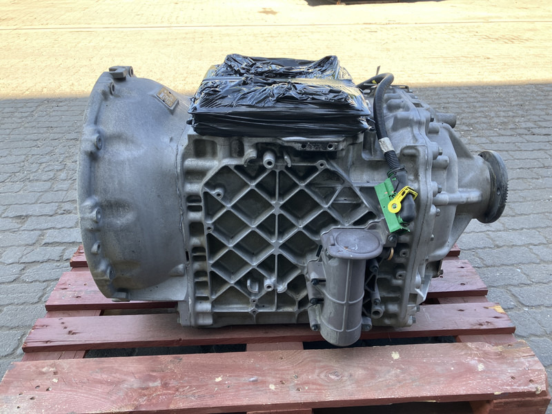 Renault T-Serie - Gearbox for Truck: picture 1 Renault T-Serie - Gearbox for Truck: picture 1