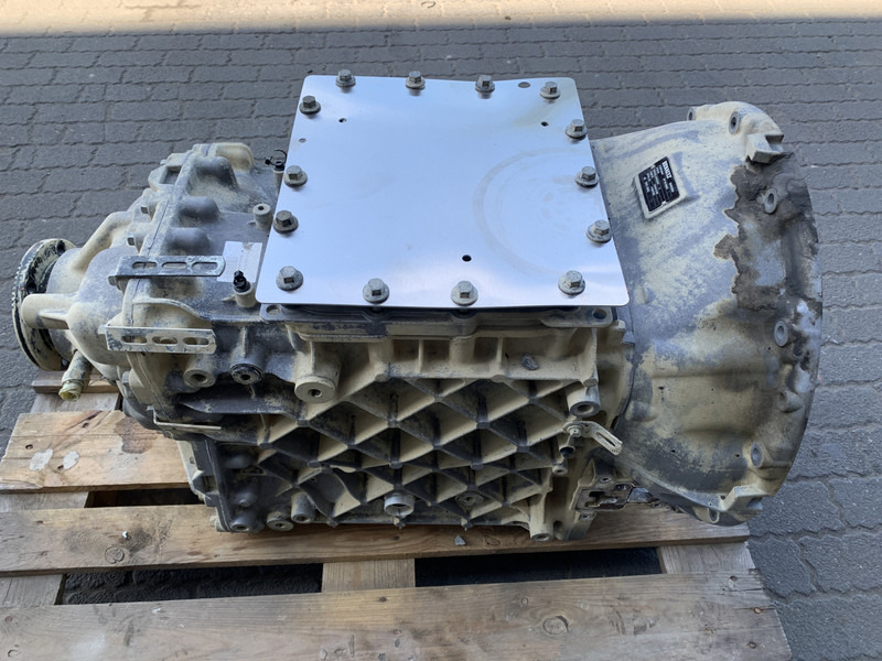 Renault T-Serie - Gearbox for Truck: picture 3 Renault T-Serie - Gearbox for Truck: picture 3