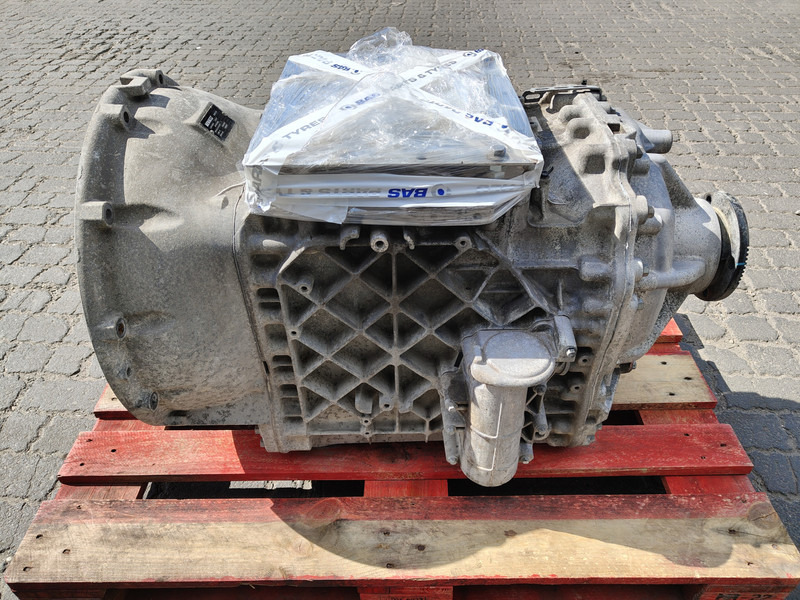 Renault T-Serie - Gearbox for Truck: picture 1 Renault T-Serie - Gearbox for Truck: picture 1