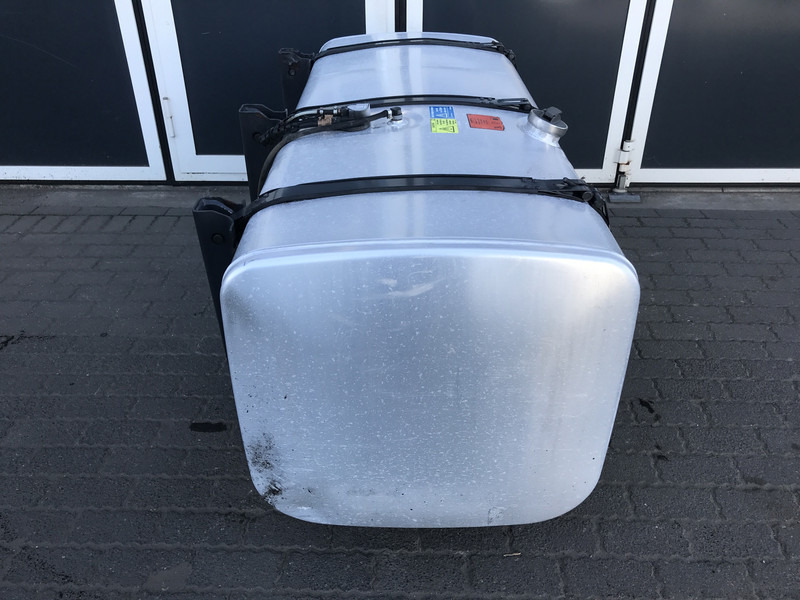 Scania Brandstoftank Scania 700 Liter 1790948 - Fuel tank for Truck: picture 2 Scania Brandstoftank Scania 700 Liter 1790948 - Fuel tank for Truck: picture 2