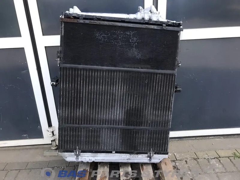 Volvo FH4 - Radiator for Truck: picture 2 Volvo FH4 - Radiator for Truck: picture 2