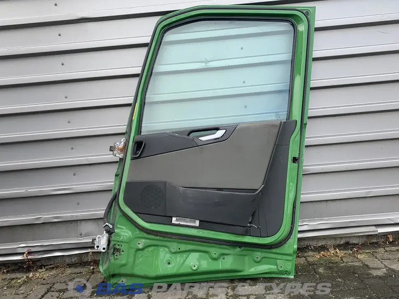 Volvo FH4 - Door and parts for Truck: picture 2 Volvo FH4 - Door and parts for Truck: picture 2