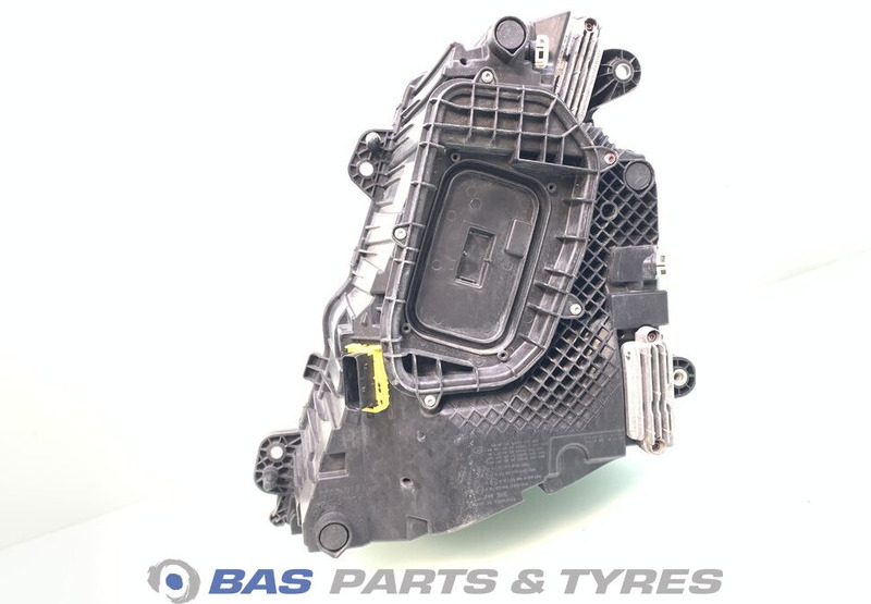 Volvo FH4B - Headlight for Truck: picture 3 Volvo FH4B - Headlight for Truck: picture 3