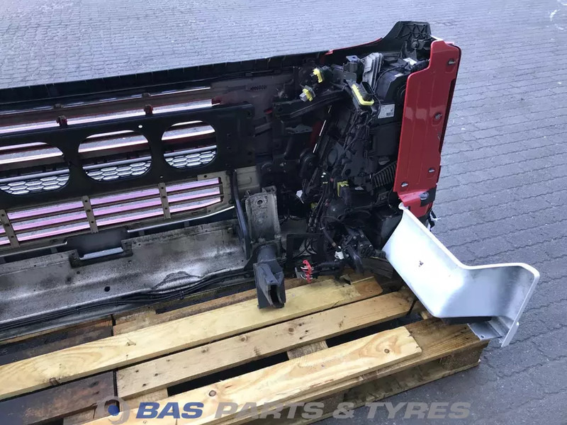 Volvo FM4 - Bumper for Truck: picture 5 Volvo FM4 - Bumper for Truck: picture 5