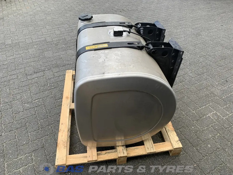 Volvo - Fuel tank for Truck: picture 2 Volvo - Fuel tank for Truck: picture 2