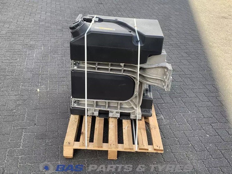 Volvo - Fuel tank for Truck: picture 2 Volvo - Fuel tank for Truck: picture 2