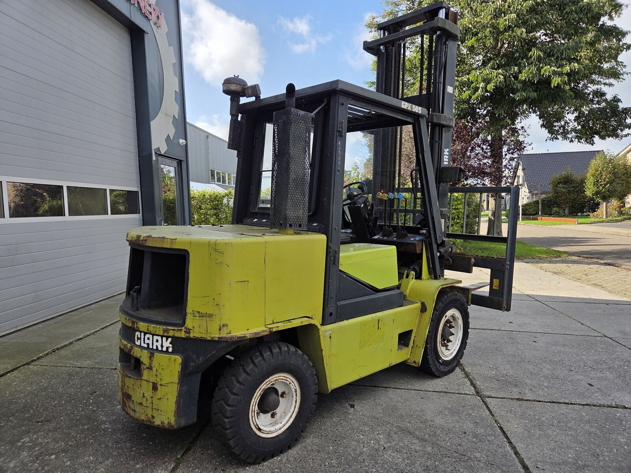 Clark GPX 50S diesel heftruck - Diesel forklift: picture 2 Clark GPX 50S diesel heftruck - Diesel forklift: picture 2