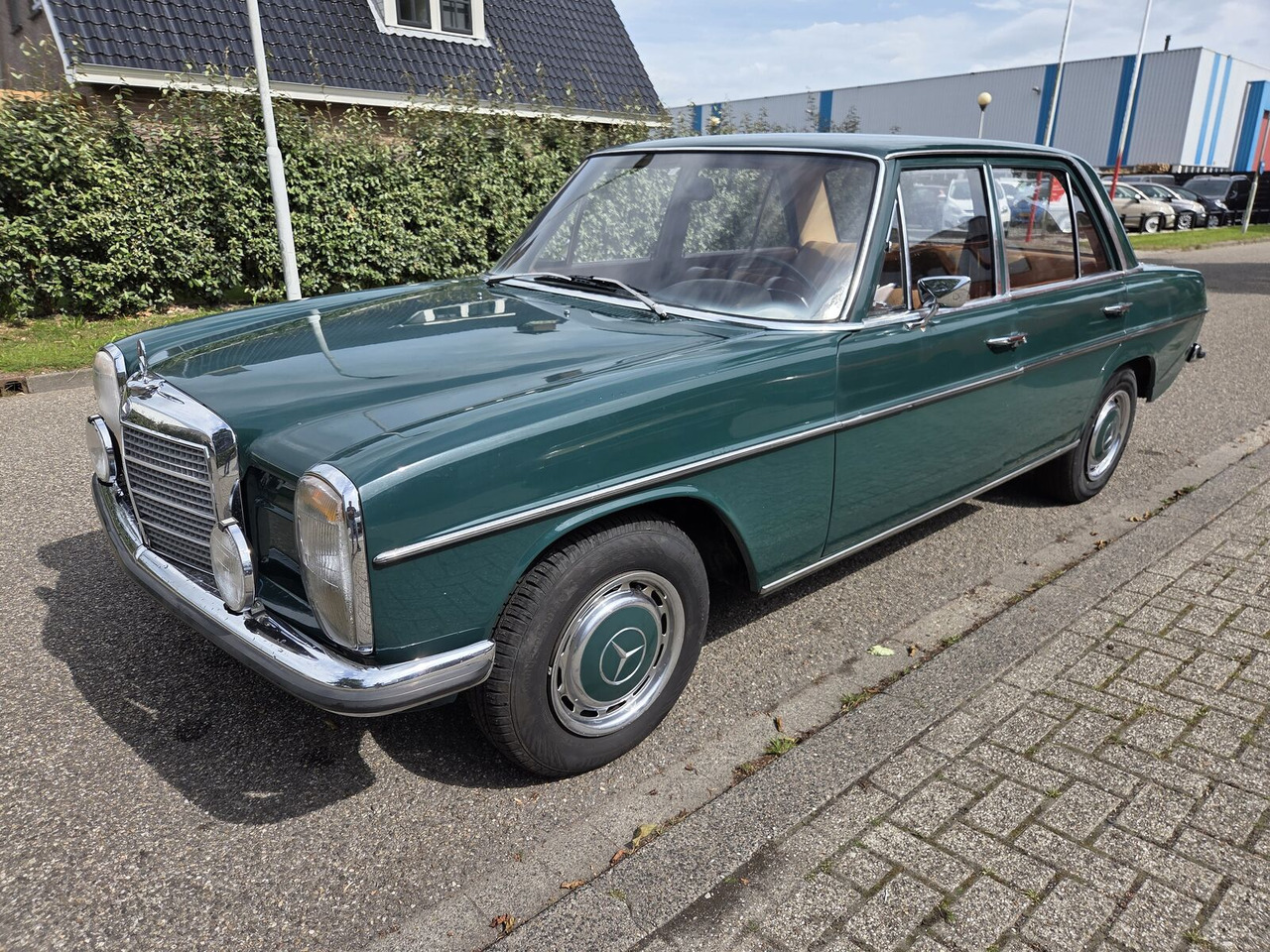 Mercedes-Benz 220 (W115) auto - Car: picture 1 Mercedes-Benz 220 (W115) auto - Car: picture 1