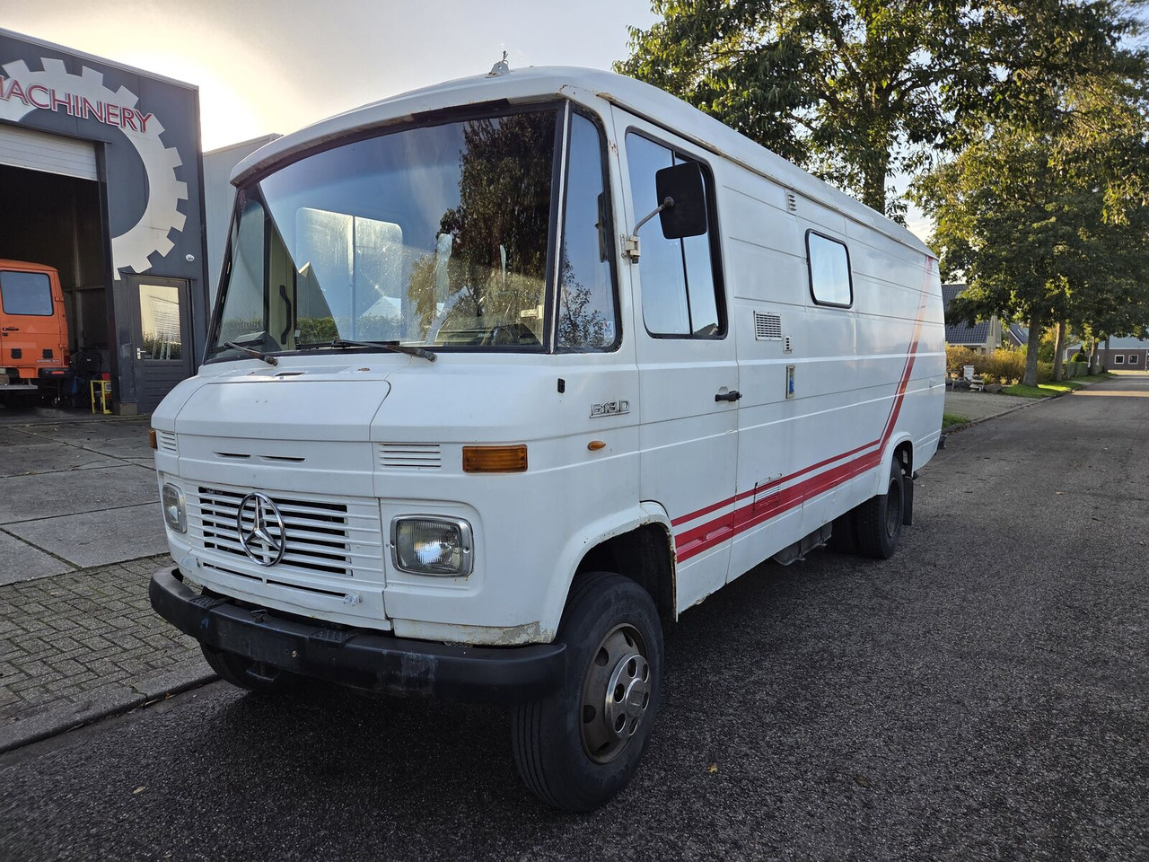 Mercedes-Benz L 613 D buscamper - Camper van: picture 1 Mercedes-Benz L 613 D buscamper - Camper van: picture 1