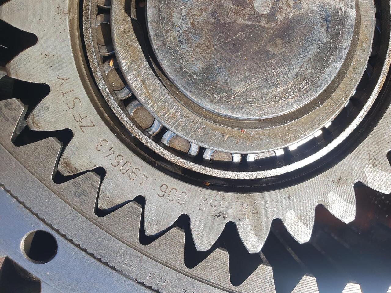 CARDILLA DELANTERA LIEBHERR L554-556 - Transmission for Construction machinery: picture 4 CARDILLA DELANTERA LIEBHERR L554-556 - Transmission for Construction machinery: picture 4