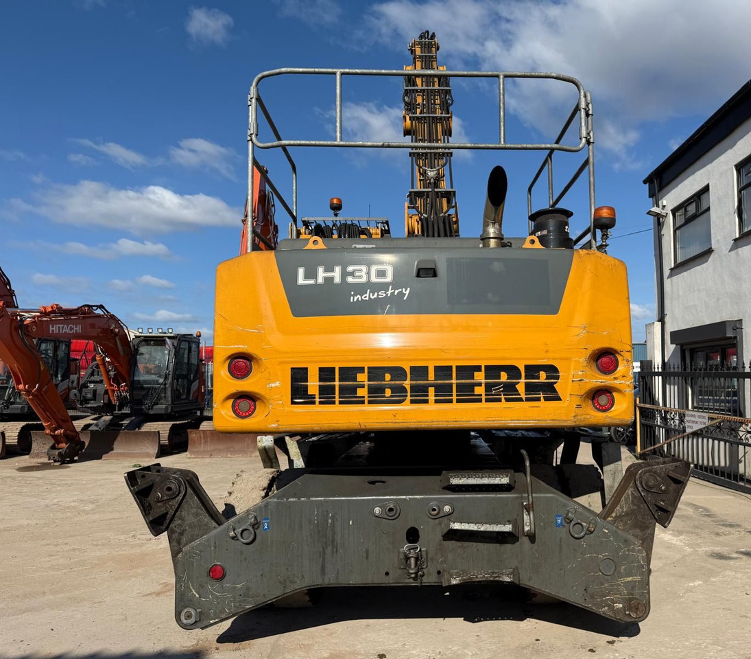 LIEBHERR LH30M - Waste/ Industry handler: picture 5 LIEBHERR LH30M - Waste/ Industry handler: picture 5