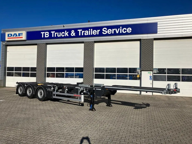 Kässbohrer SHG AVH / 45 - 12 / 27 Voor- en achterzijde uitschuifbaar -> 20"/40"/45" - Container transporter/ Swap body semi-trailer: picture 2 Kässbohrer SHG AVH / 45 - 12 / 27 Voor- en achterzijde uitschuifbaar -> 20"/40"/45" - Container transporter/ Swap body semi-trailer: picture 2