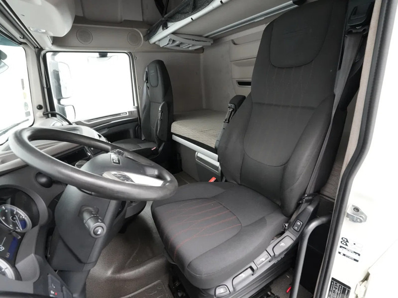 Tractor unit DAF XF 480 FT Super Space Cab, PTO Prep: picture 14