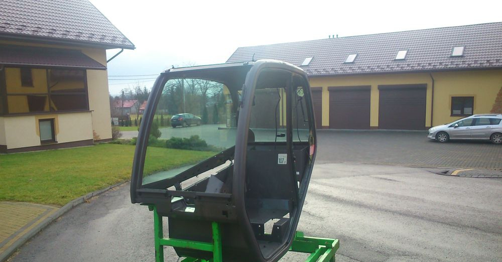 Ładowarka teleskopowa Manitou MT, MLT 2005 Kabina do Manitou - Cab for Material handling equipment: picture 4 Ładowarka teleskopowa Manitou MT, MLT 2005 Kabina do Manitou - Cab for Material handling equipment: picture 4