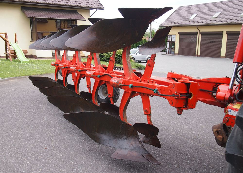 Pług obrotowy Kuhn Kuhn Vari-Master 150 4+1 Pług obracany Kuhn Vari-Master 150 4+1 - Plow: picture 5 Pług obrotowy Kuhn Kuhn Vari-Master 150 4+1 Pług obracany Kuhn Vari-Master 150 4+1 - Plow: picture 5