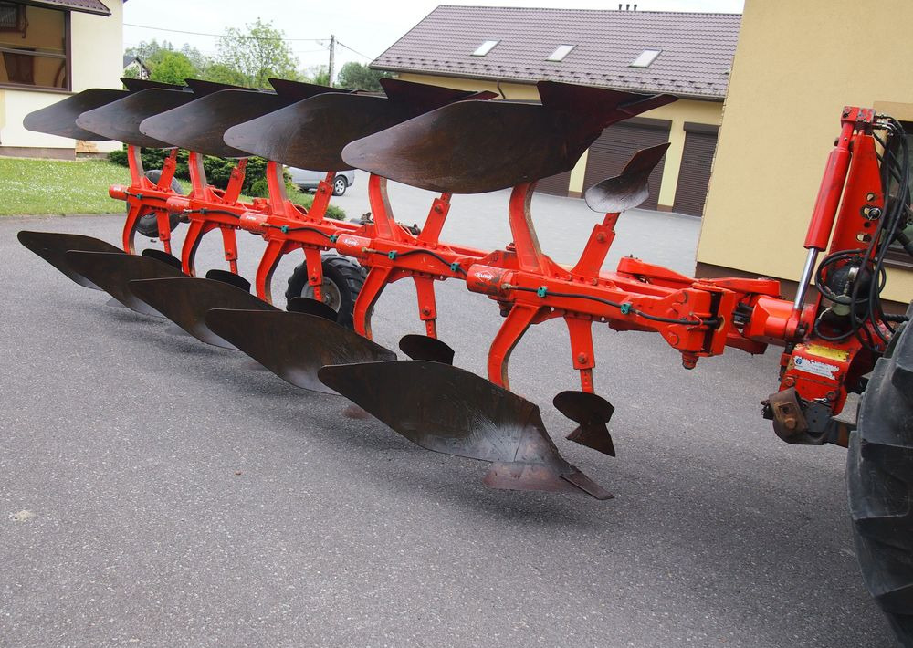 Pług obrotowy Kuhn Kuhn Vari-Master 150 4+1 Pług obracany Kuhn Vari-Master 150 4+1 - Plow: picture 3 Pług obrotowy Kuhn Kuhn Vari-Master 150 4+1 Pług obracany Kuhn Vari-Master 150 4+1 - Plow: picture 3