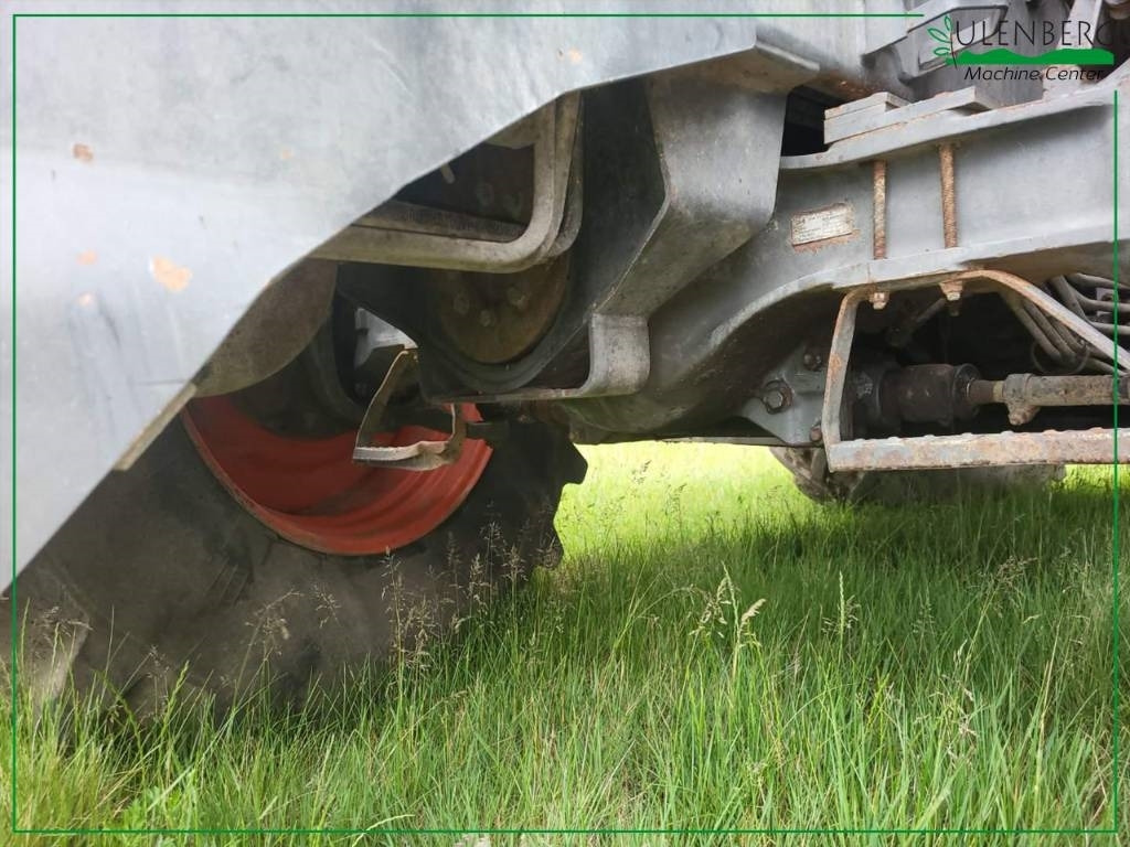 Farm tractor Claas Xerion 3300 Trac: picture 8 Farm tractor Claas Xerion 3300 Trac: picture 8