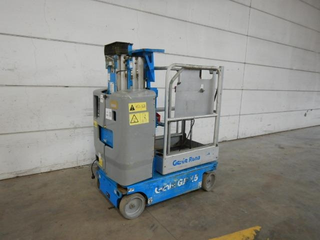 Genie GR15  - Vertical mast lift: picture 4 Genie GR15  - Vertical mast lift: picture 4