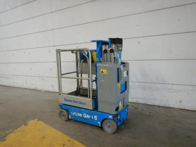 Genie GR15  - Vertical mast lift: picture 2 Genie GR15  - Vertical mast lift: picture 2