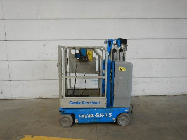 Genie GR15  - Vertical mast lift: picture 1 Genie GR15  - Vertical mast lift: picture 1