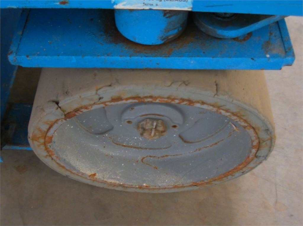 Scissor lift Genie GS2646: picture 14